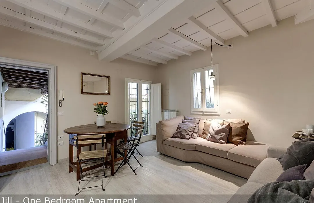 Charlie'S Apartments By Mamo Florence-1